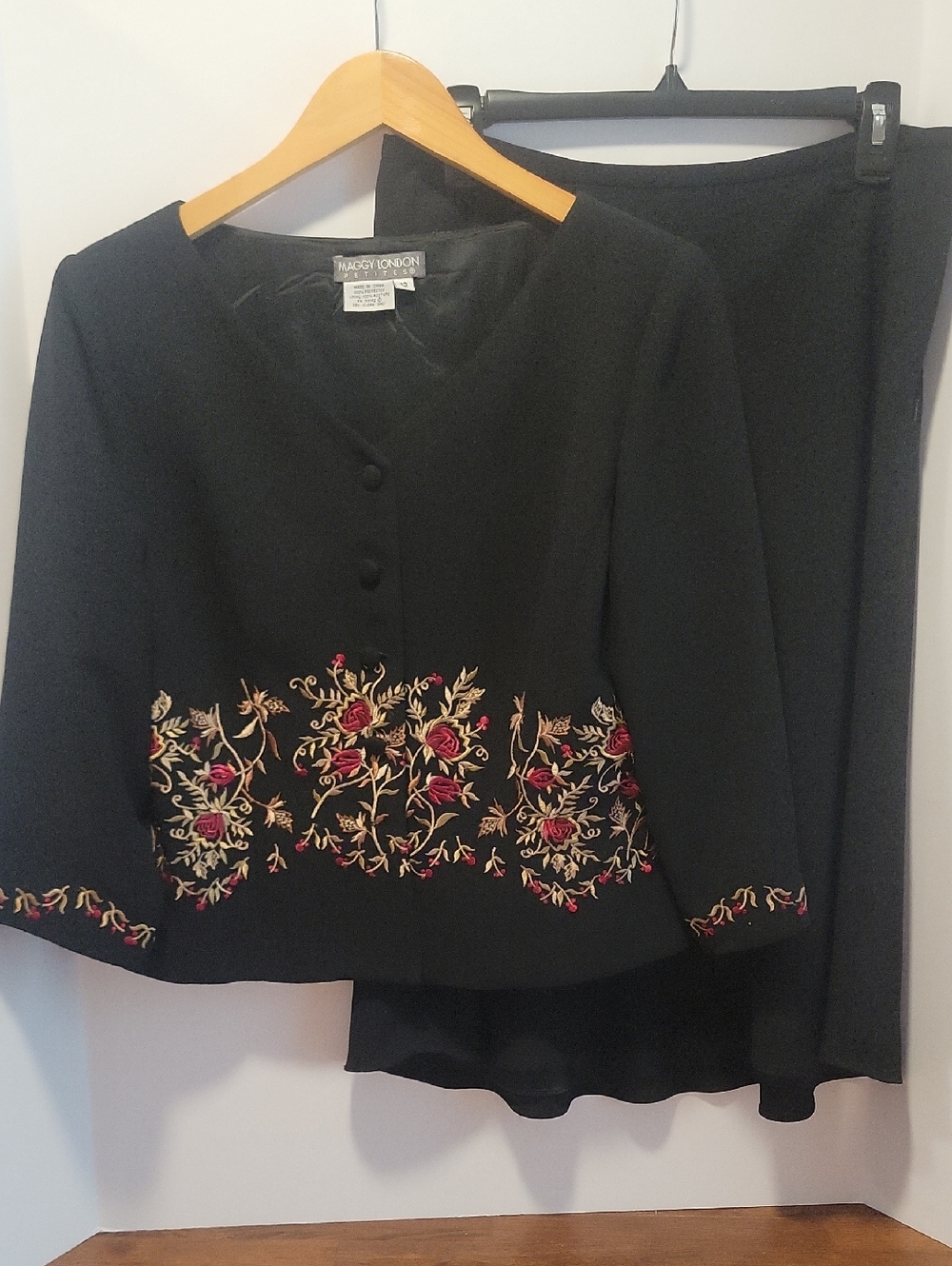 Maggy London Petite Size 12 Black Skirt Suit w/ Embroidered Flowers